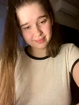 Snapshot of HornyGirlH chatting on 10/31/25, 03:29 HornyGirlH online show from 10/31/25, 03:29