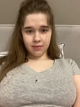 Snapshot of HornyGirlH chatting on 11/25/25, 12:54 HornyGirlH online show from 11/25/25, 12:54