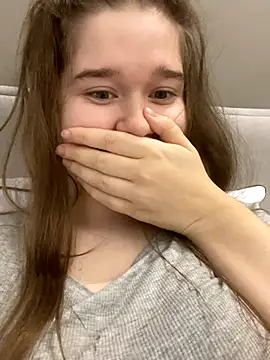 Snapshot of HornyGirlH chatting on 12/04/25, 01:48 HornyGirlH online show from 12/04/25, 01:48