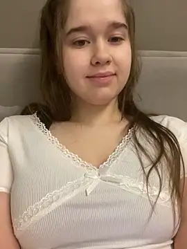 Snapshot of HornyGirlH chatting on 12/15/25, 03:11 HornyGirlH online show from 12/15/25, 03:11