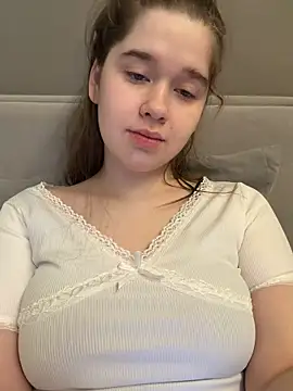 HornyGirlH online show from 05/18/26, 01:45