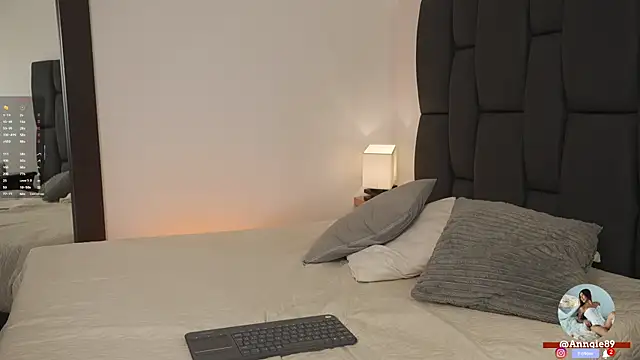 MelisaLopez  online show from 11/08/25, 12:38