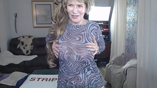 Snapshot of SindeeDix chatting on 09/10/25, 02:06 SindeeDix online show from 09/10/25, 02:06