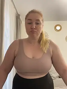 Snapshot of ollydoll92 chatting on 01/21/25, 12:18 ollydoll92 online show from 01/21/25, 12:18