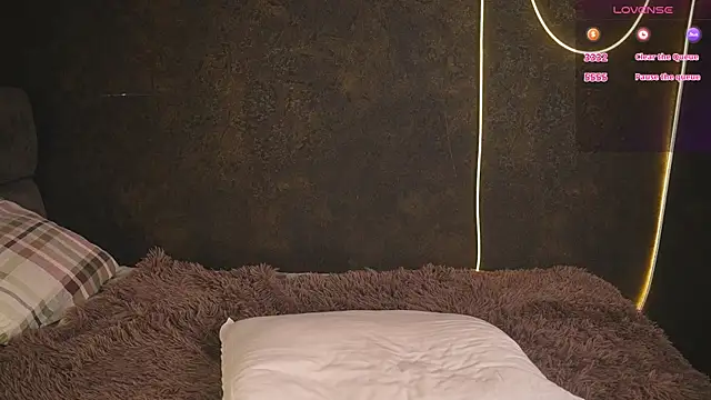 Snapshot of LinoAdaro chatting on 11/21/25, 04:44 LinoAdaro online show from 11/21/25, 04:44