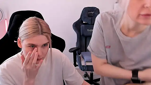 hotblonds online show from 03/22/25, 10:06