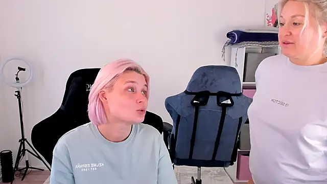 hotblonds online show from 10/12/25, 10:58