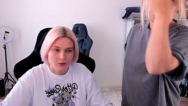 hotblonds online show from 10/19/25, 09:54