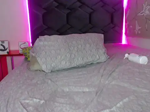 Snapshot of danypalmer chatting on 02/12/25, 04:33 danypalmer online show from 02/12/25, 04:33