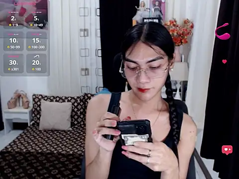 Snapshot of LAVIDALENATS chatting on 12/17/25, 09:15 LAVIDALENATS online show from 12/17/25, 09:15