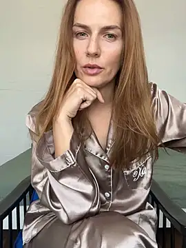 Snapshot of BritneyHall chatting on 07/29/26, 09:18 BritneyHall online show from 07/29/26, 09:18