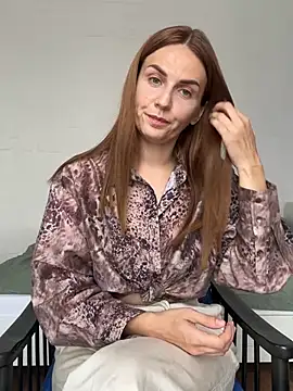 Snapshot of BritneyHall chatting on 08/04/26, 08:39 BritneyHall online show from 08/04/26, 08:39