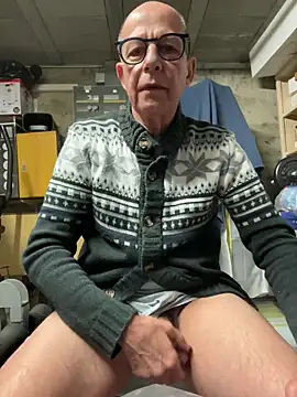 Snapshot of Relnnet chatting on 12/04/24, 10:30 Relnnet online show from 12/04/24, 10:30