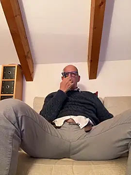 Snapshot of Relnnet chatting on 10/26/25, 04:46 Relnnet online show from 10/26/25, 04:46