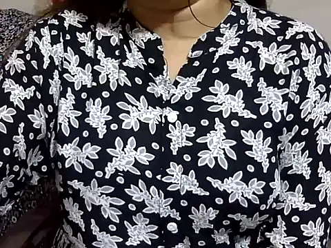 Snapshot of mahira_999 chatting on 09/09/25, 03:50 mahira 999 online show from 09/09/25, 03:50