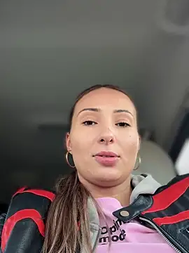 Snapshot of YOUR-KARINA chatting on 03/16/25, 07:48 YOUR-KARINA online show from 03/16/25, 07:48