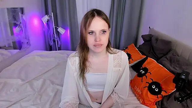 EffieMinki online show from 10/28/25, 06:50