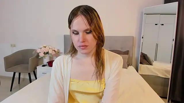 EffieMinki online show from 11/13/25, 05:50