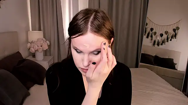 EffieMinki online show from 06/25/26, 09:41