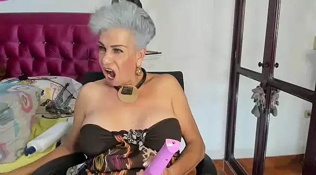 Snapshot of ArianaGoldd chatting on 12/05/24, 12:08 ArianaGoldd online show from 12/05/24, 12:08