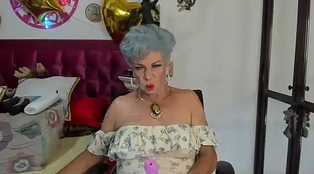 Snapshot of ArianaGoldd chatting on 01/05/25, 07:49 ArianaGoldd online show from 01/05/25, 07:49