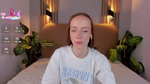 Kira Quinn online show from 11/01/25, 06:48