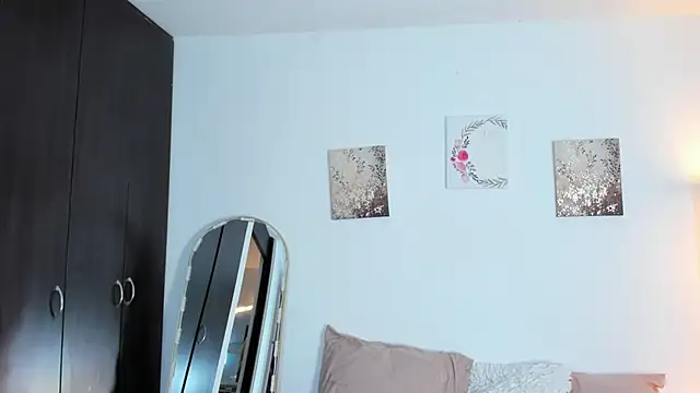 SarahCinnamon- online show from 03/24/26, 07:19