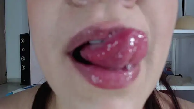 emiligrey  online show from 03/23/25, 01:31