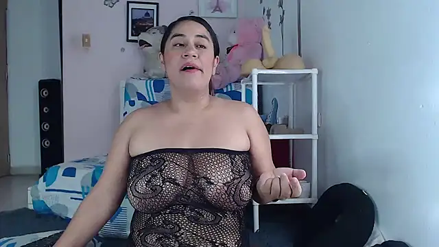 emiligrey  online show from 03/23/25, 05:10