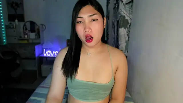 Snapshot of Miss_Deliciousness chatting on 02/03/25, 03:59 Miss Deliciousness online show from 02/03/25, 03:59