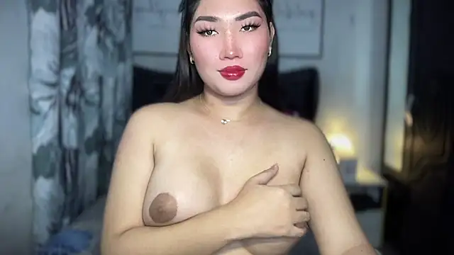 Snapshot of Miss_Deliciousness chatting on 04/21/26, 04:12 Miss Deliciousness online show from 04/21/26, 04:12
