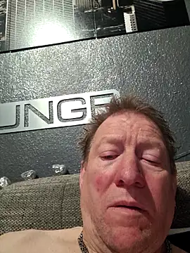 Snapshot of tomtom111111 chatting on 02/12/26, 09:10 tomtom111111 online show from 02/12/26, 09:10