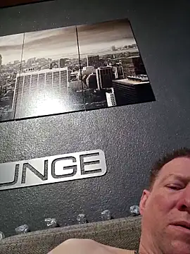 Snapshot of tomtom111111 chatting on 02/19/26, 01:40 tomtom111111 online show from 02/19/26, 01:40