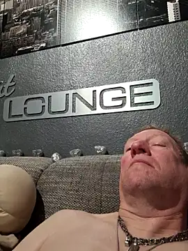 Snapshot of tomtom111111 chatting on 03/01/26, 10:12 tomtom111111 online show from 03/01/26, 10:12