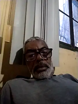 Snapshot of Thadew chatting on 11/27/25, 08:55 Thadew online show from 11/27/25, 08:55