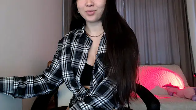 Snapshot of Lili_asian chatting on 10/30/25, 11:22 Lili asian online show from 10/30/25, 11:22