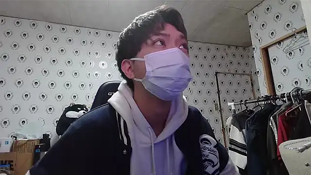 Snapshot of pychan chatting on 12/04/24, 10:35 pychan online show from 12/04/24, 10:35