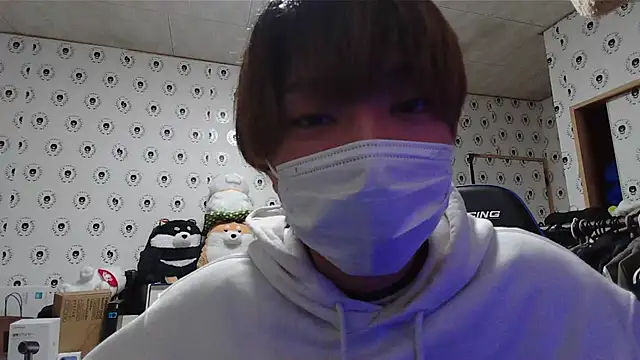 Snapshot of pychan chatting on 03/21/25, 12:39 pychan online show from 03/21/25, 12:39