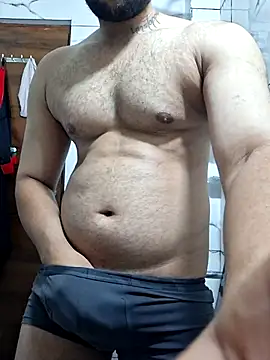 Snapshot of GYMBOY0071 chatting on 10/10/25, 10:31 GYMBOY0071 online show from 10/10/25, 10:31