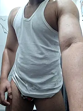 Snapshot of GYMBOY0071 chatting on 02/15/26, 07:05 GYMBOY0071 online show from 02/15/26, 07:05