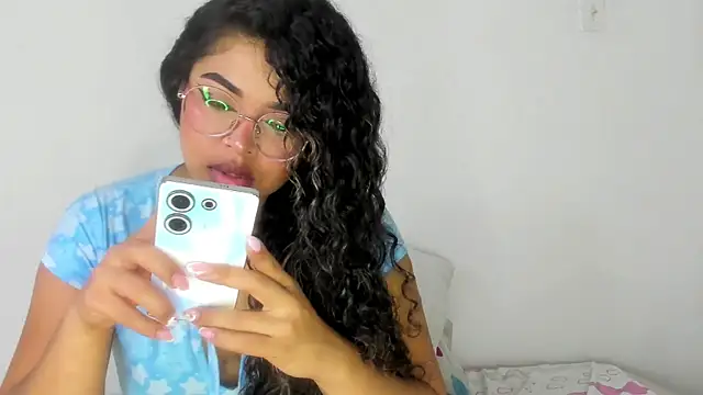 Snapshot of moana_taylor chatting on 02/26/25, 10:26 moana taylor online show from 02/26/25, 10:26