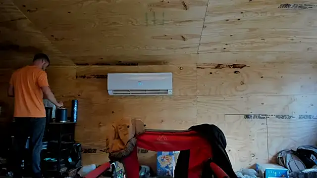 Snapshot of Kenny_Kyle chatting on 03/02/25, 02:43 Kenny Kyle online show from 03/02/25, 02:43