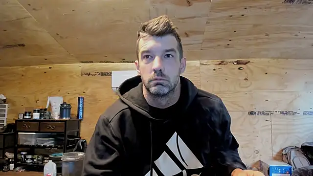 Snapshot of Kenny_Kyle chatting on 03/09/25, 12:31 Kenny Kyle online show from 03/09/25, 12:31