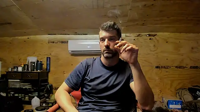 Snapshot of Kenny_Kyle chatting on 03/12/25, 01:58 Kenny Kyle online show from 03/12/25, 01:58