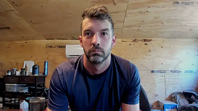 Snapshot of Kenny_Kyle chatting on 03/17/25, 09:23 Kenny Kyle online show from 03/17/25, 09:23