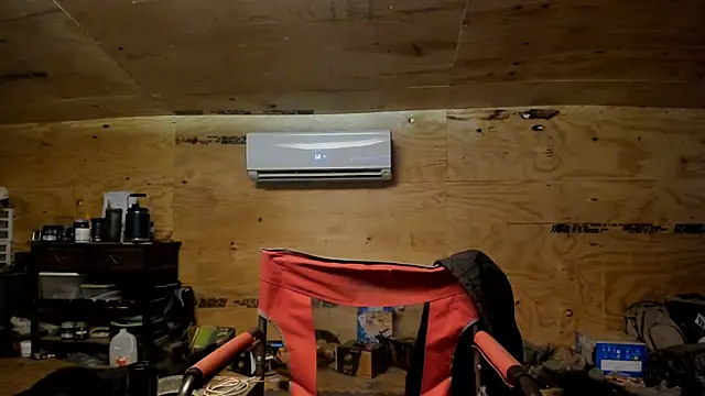 Snapshot of Kenny_Kyle chatting on 03/20/25, 12:08 Kenny Kyle online show from 03/20/25, 12:08