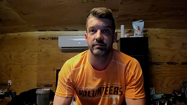 Snapshot of Kenny_Kyle chatting on 09/16/25, 02:01 Kenny Kyle online show from 09/16/25, 02:01