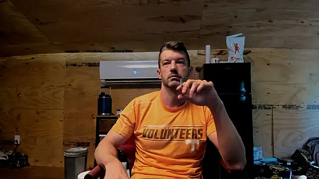 Snapshot of Kenny_Kyle chatting on 09/19/25, 03:13 Kenny Kyle online show from 09/19/25, 03:13