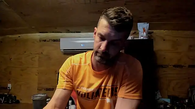 Snapshot of Kenny_Kyle chatting on 10/02/25, 01:45 Kenny Kyle online show from 10/02/25, 01:45