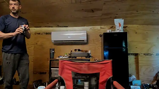 Snapshot of Kenny_Kyle chatting on 10/04/25, 02:48 Kenny Kyle online show from 10/04/25, 02:48